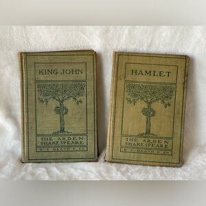 2 antique hardcover The Arden Shakespeare Hamlet & King John by D.C. Heath & Co